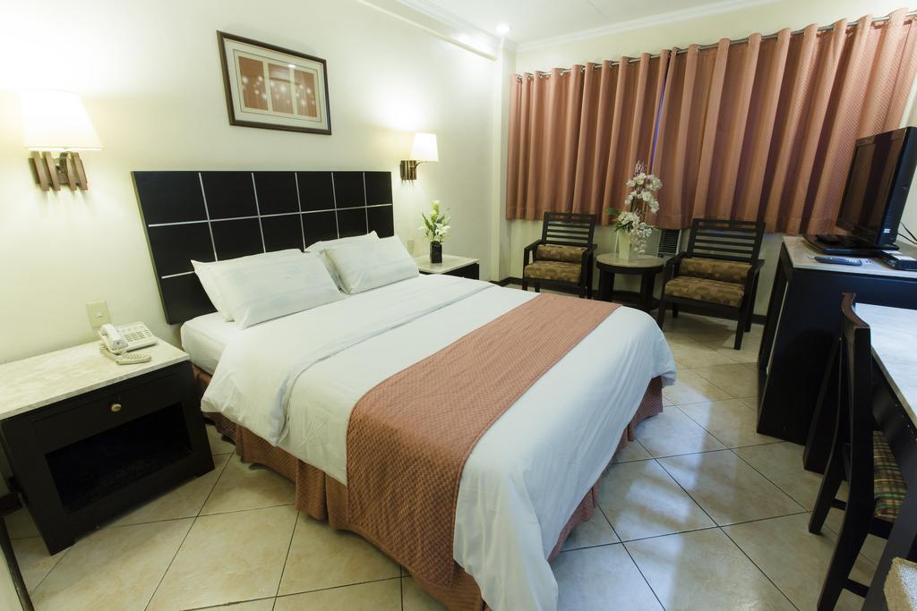 Goldenfield Kundutel Hotel Bacolod Exterior photo