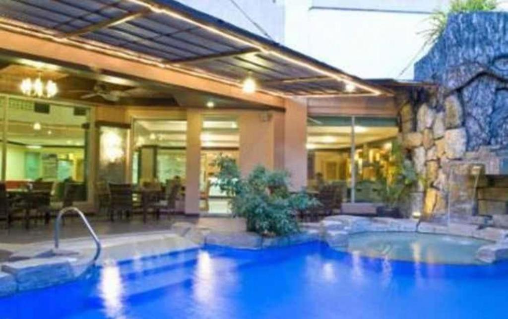 Goldenfield Kundutel Hotel Bacolod Exterior photo