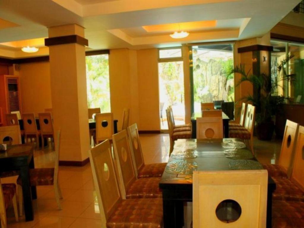Goldenfield Kundutel Hotel Bacolod Exterior photo